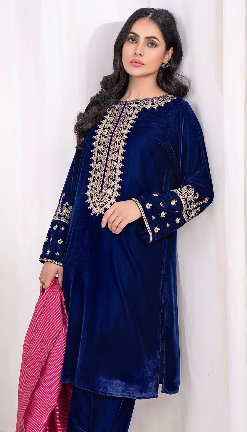 Brand: Limelight-Blue-Velvet