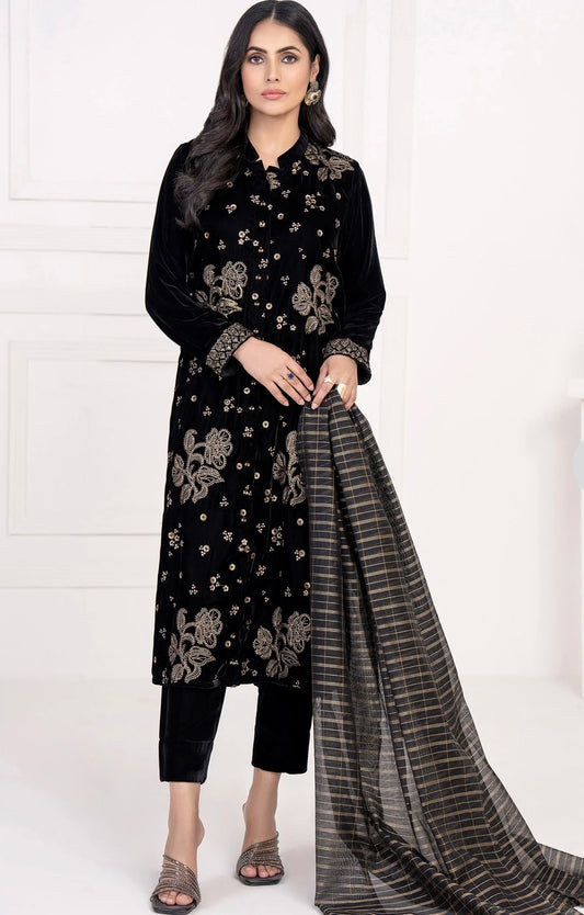 Brand: Limelight-Black-Velvet