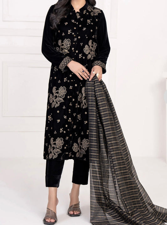 Brand: Limelight-Black-Velvet