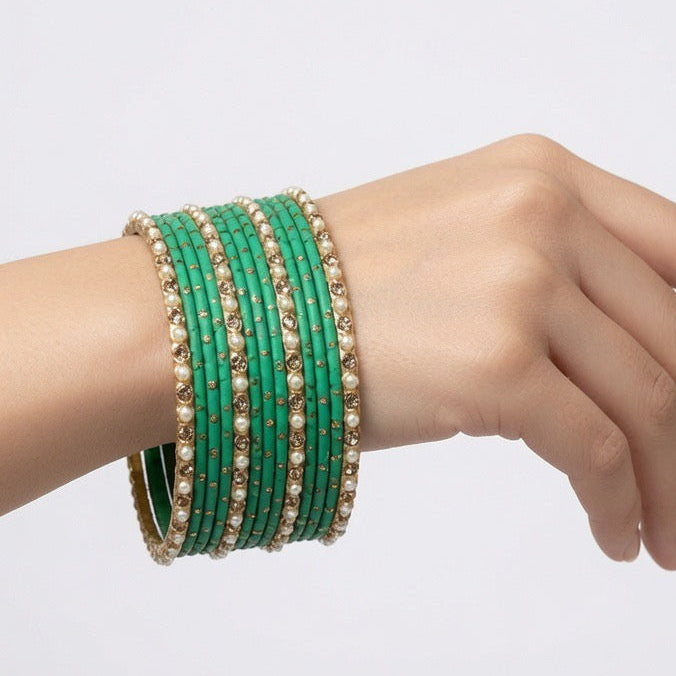 Size: 2.8 Green & Pearl Bangles