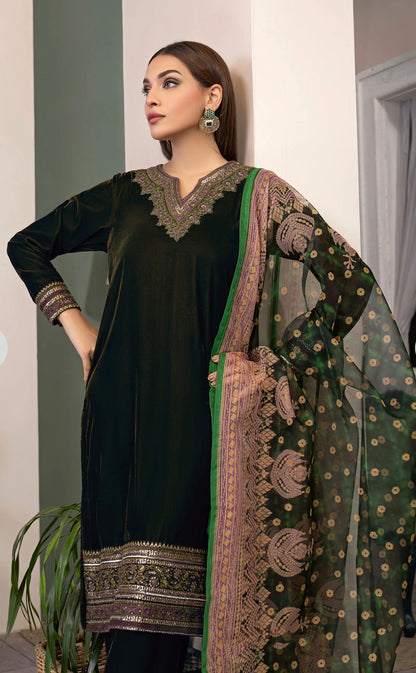 Brand: Limelight-Darkgreen-Velvet