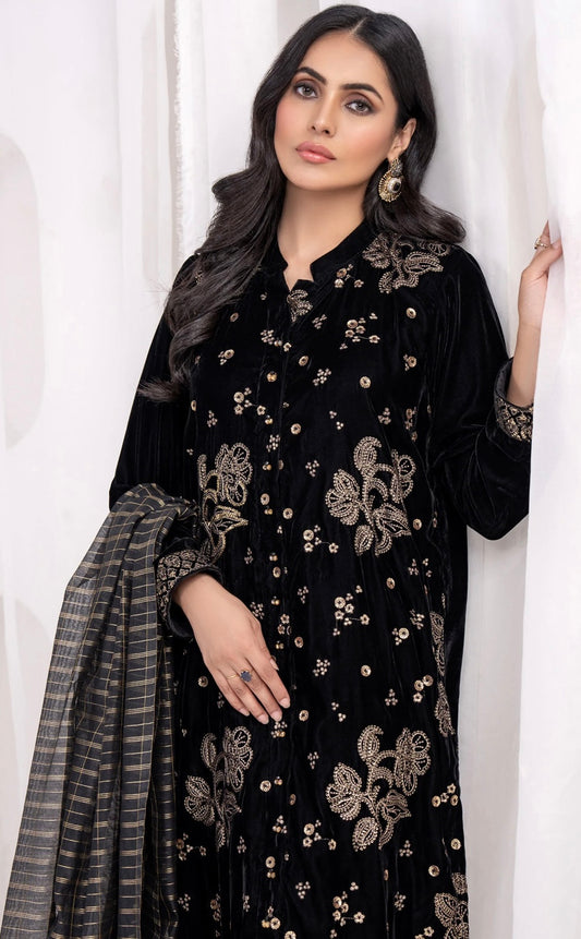 Brand: Limelight-Black-Velvet