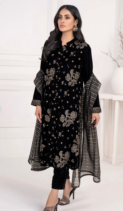 Brand: Limelight-Black-Velvet