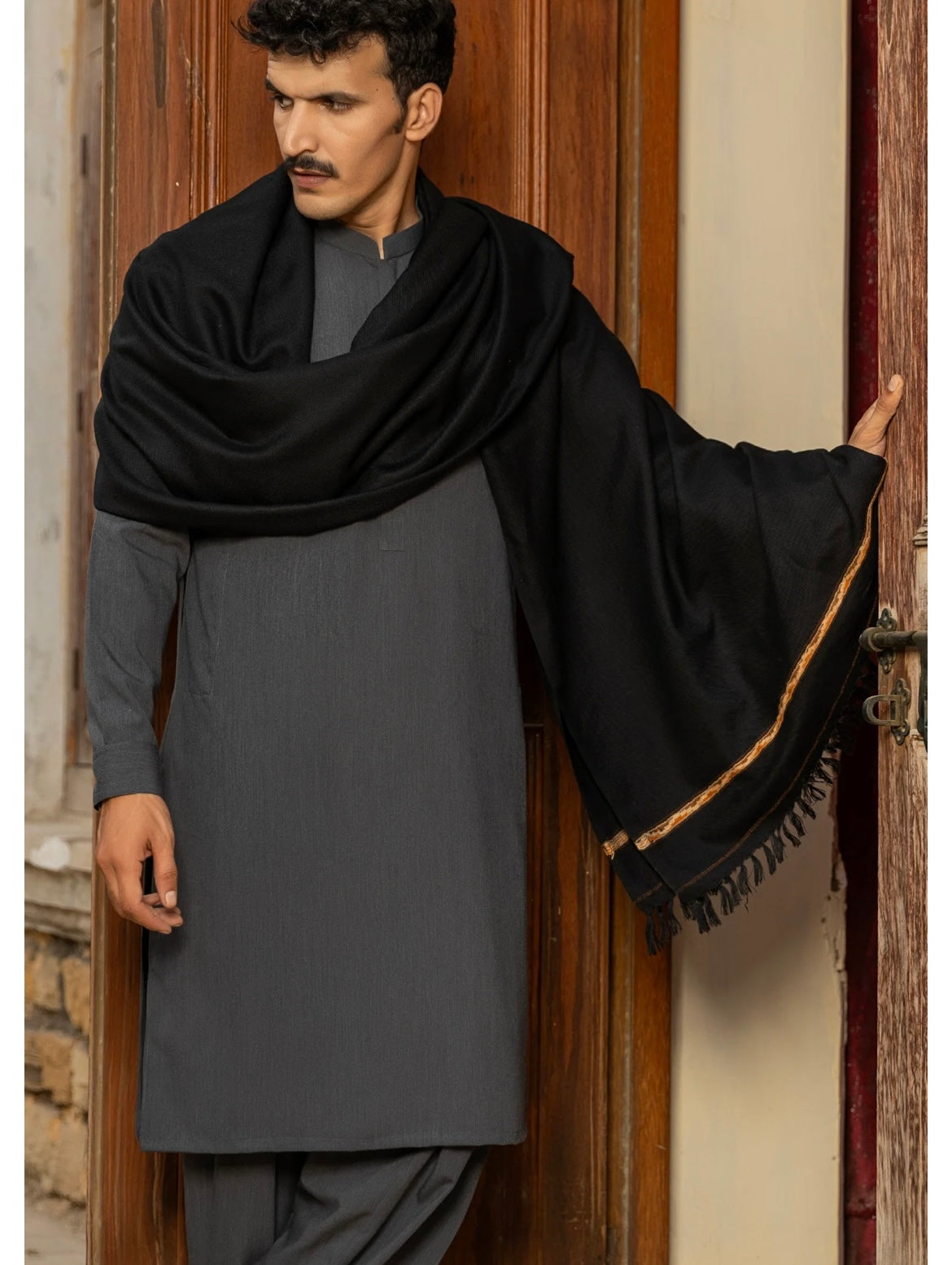Black-Gent’s Shawl-Brand: M.T.J