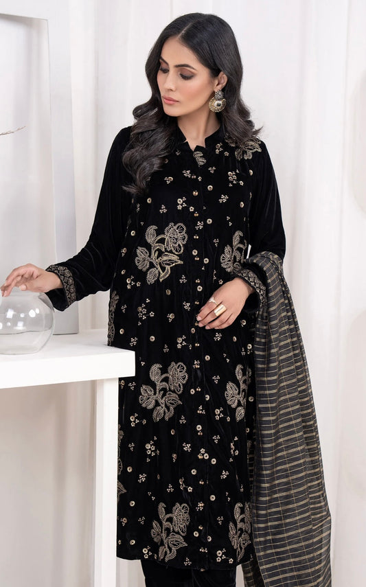 Brand: Limelight-Black-Velvet