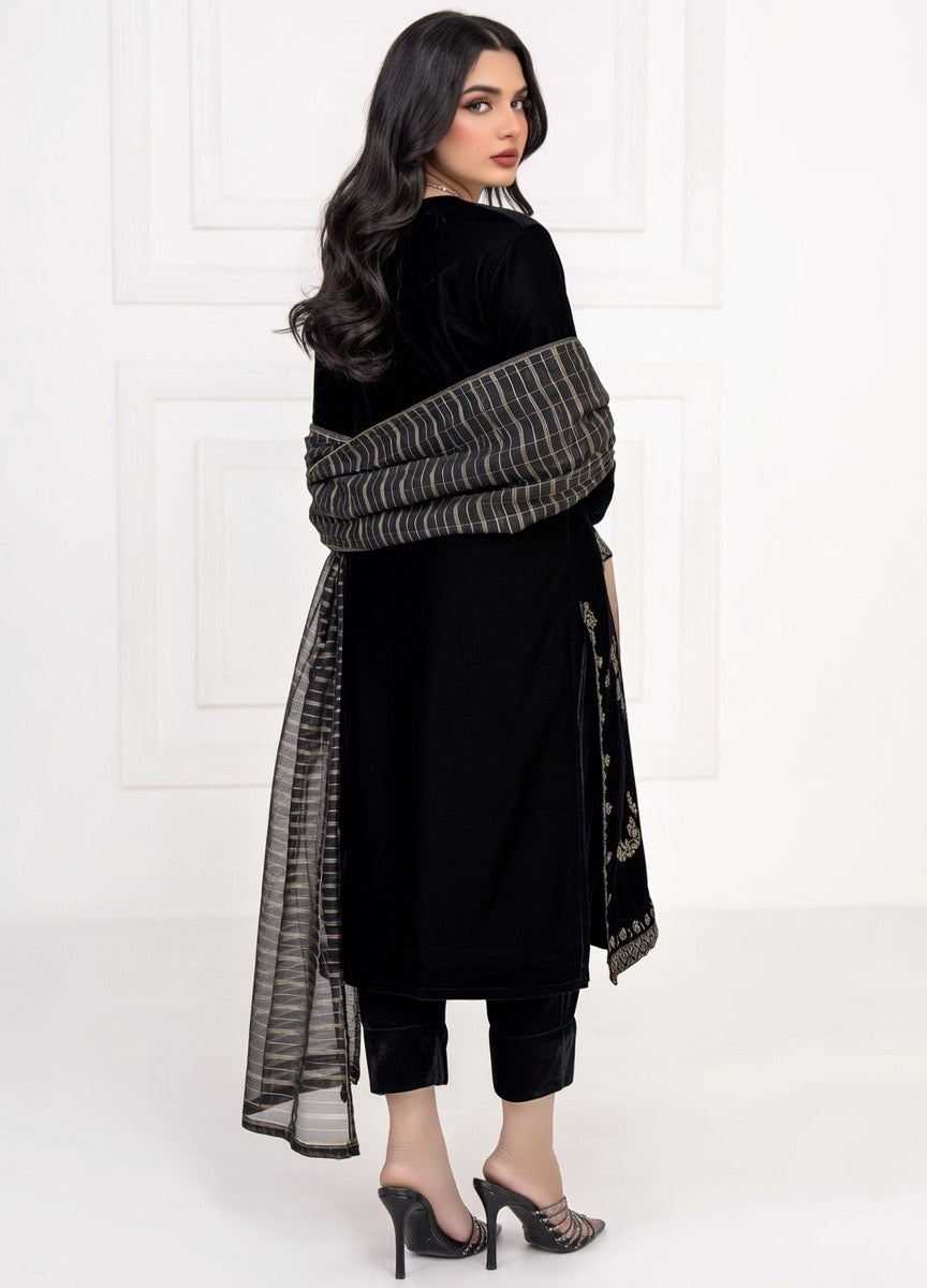 Brand: Limelight-Black-Velvet